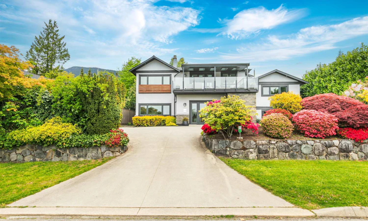 4106 Canterbury Crescent