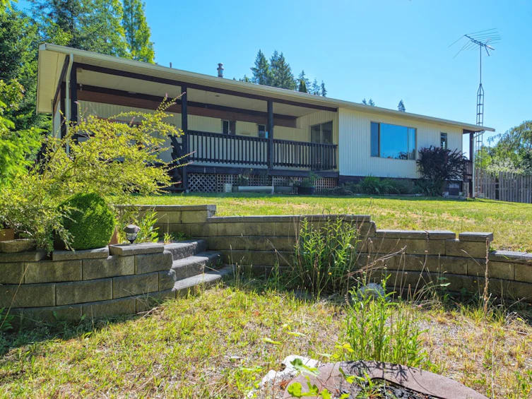 2562 Miles Road, Roberts Creek, BC, V0N 2W4 - 36