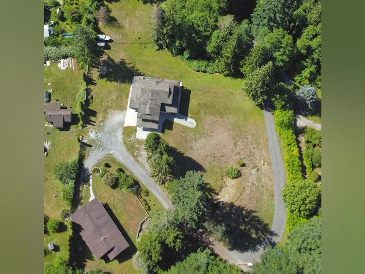 2562 Miles Road, Roberts Creek, BC, V0N 2W4 - 6