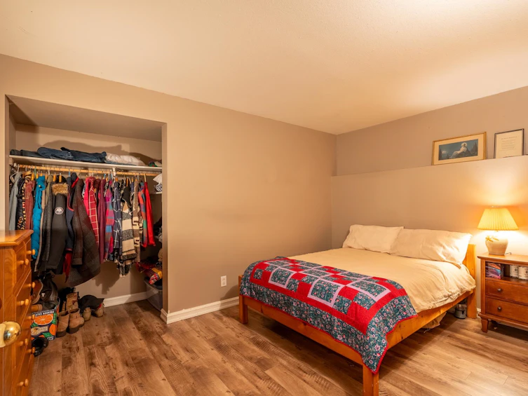 2562 Miles Road, Roberts Creek, BC, V0N 2W4 - 34