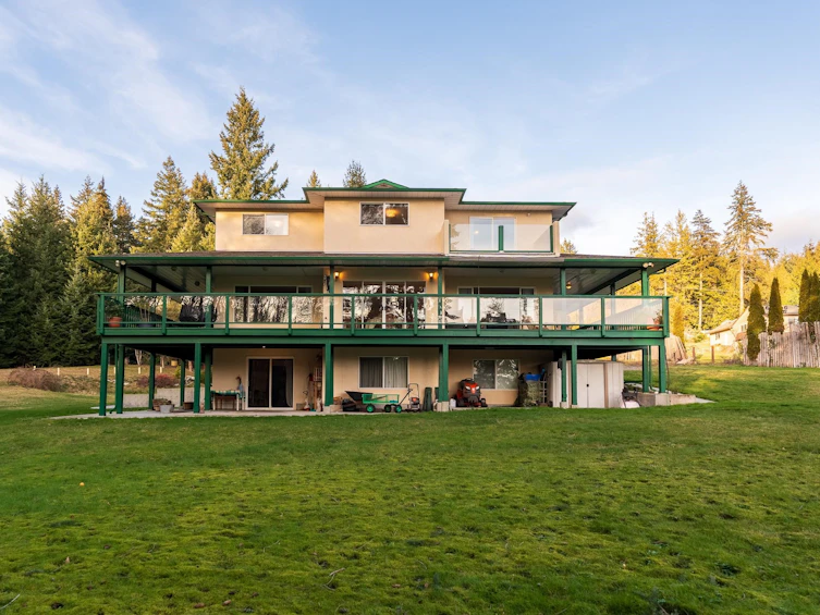 2562 Miles Road, Roberts Creek, BC, V0N 2W4 - 5