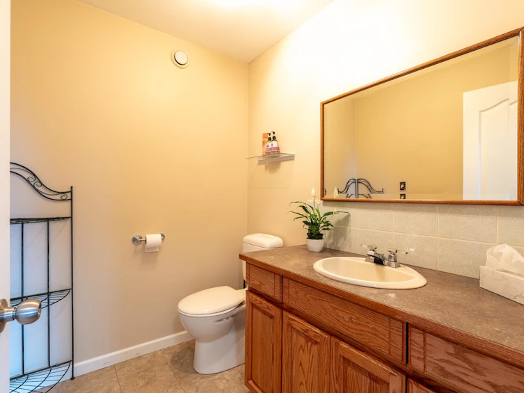 2562 Miles Road, Roberts Creek, BC, V0N 2W4 - 19