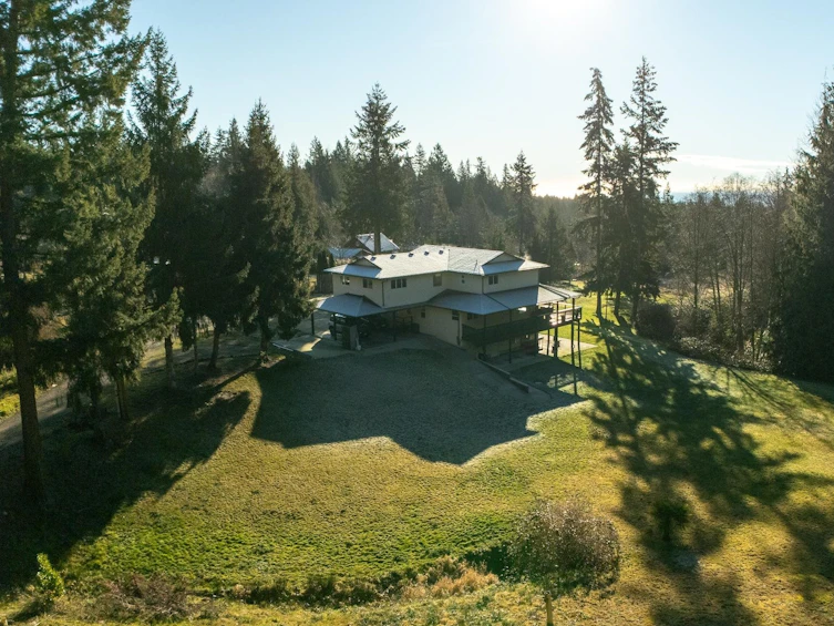 2562 Miles Road, Roberts Creek, BC, V0N 2W4
