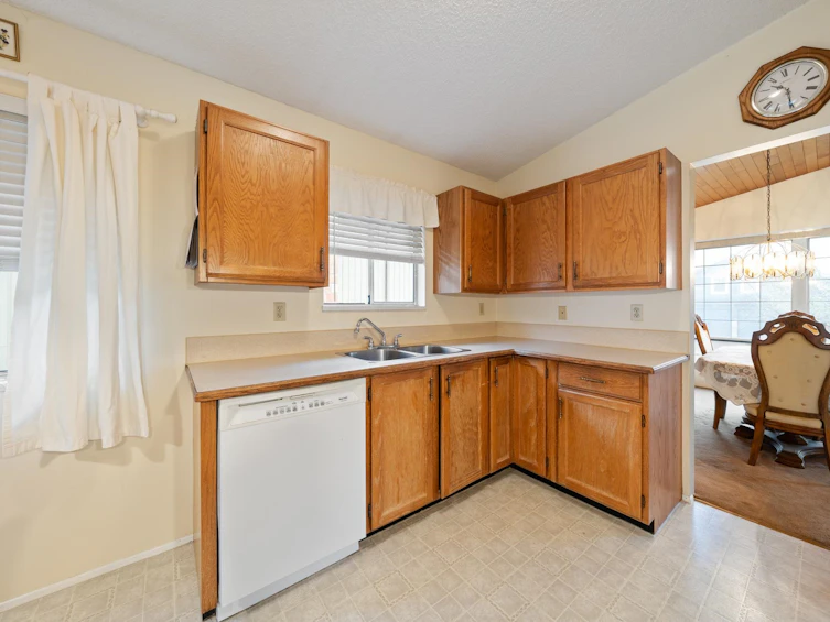 431 Glenbrook Drive, New Westminster, BC, V3L 5J3 - 14