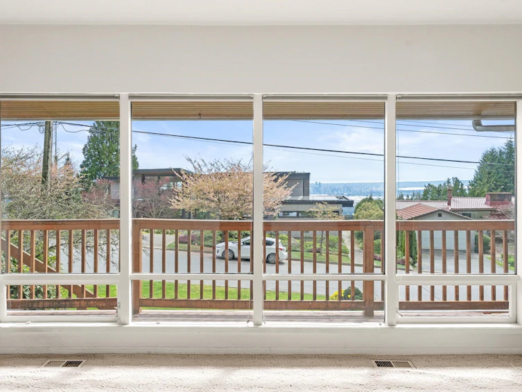 234 Rondoval Crescent, North Vancouver, BC, V7N 2W7 - 4