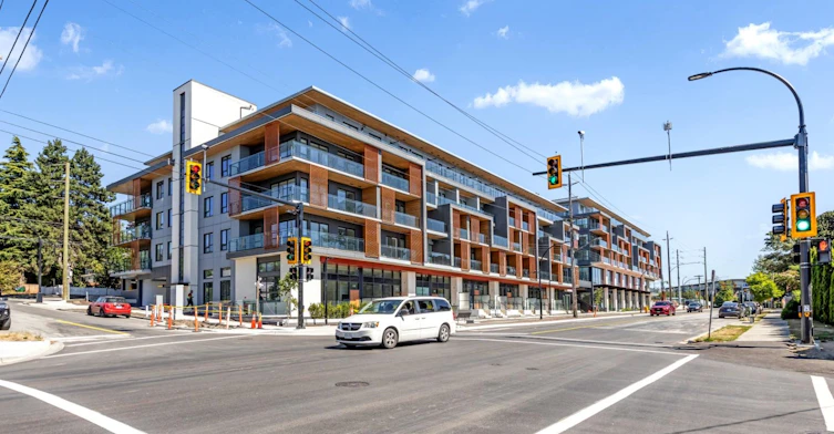 401-422 E 3rd Street, North Vancouver, BC, V7L 0K1
