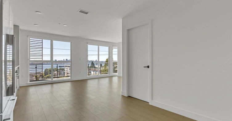 401-422 E 3rd Street, North Vancouver, BC, V7L 0K1 - 3