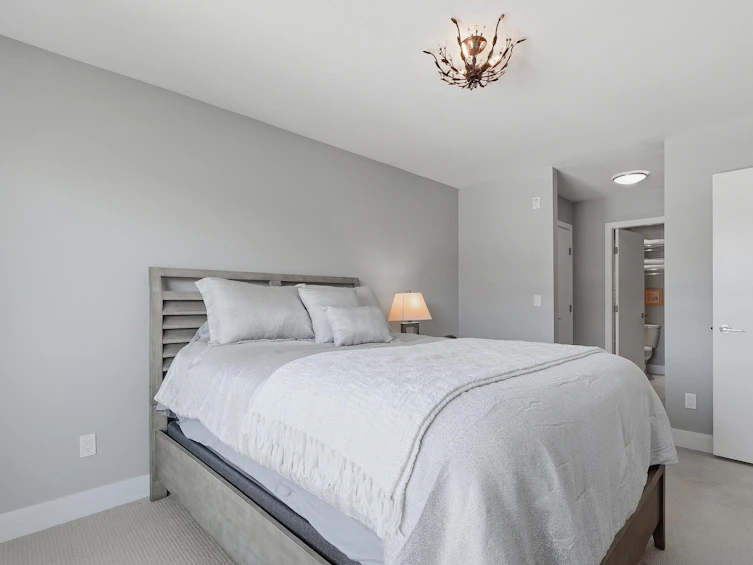 303-15747 Marine Drive, Surrey, BC, V4B 1E4 - 15