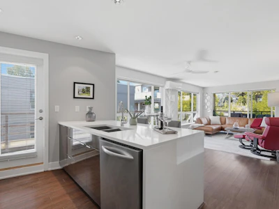 303-15747 Marine Drive - 5