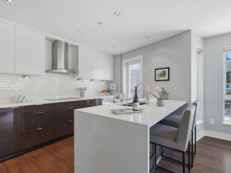 303-15747 Marine Drive, Surrey, BC, V4B 1E4 - 3