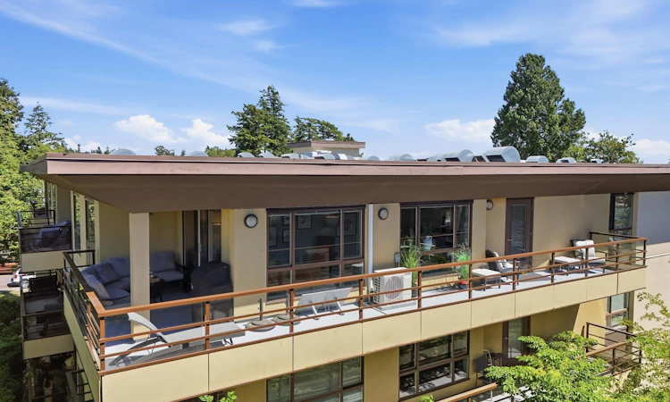 303-15747 Marine Drive
