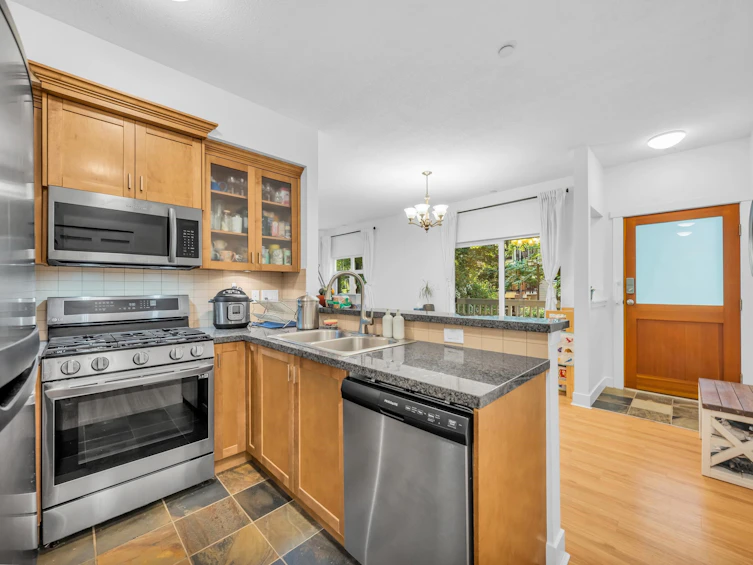 138-7388 Macpherson Avenue, Burnaby, BC, V5J 0A1 - 14