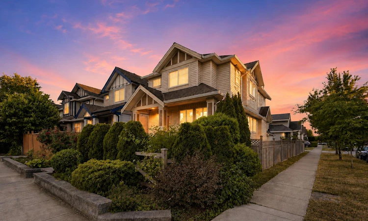 6893 192nd Street