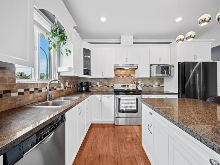 6893 192nd Street, Surrey, BC, V4N 5P6 - 8