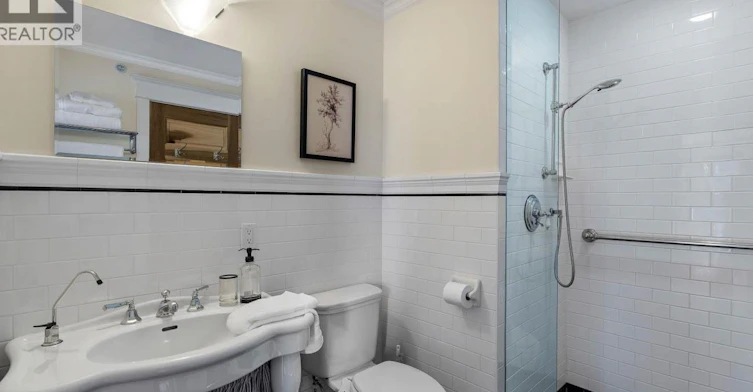 33 East 6th Avenue, Vancouver, BC, V5T 1J3 - 8