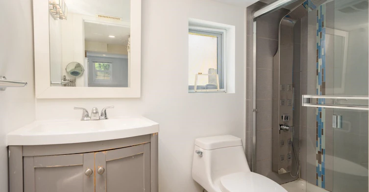 925 E 19th Avenue, Vancouver, BC, V5V 1K8 - 18
