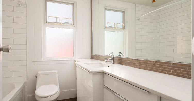 925 E 19th Avenue, Vancouver, BC, V5V 1K8 - 9