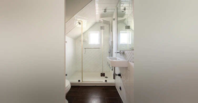 925 E 19th Avenue, Vancouver, BC, V5V 1K8 - 10
