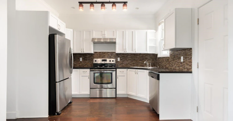 925 E 19th Avenue, Vancouver, BC, V5V 1K8