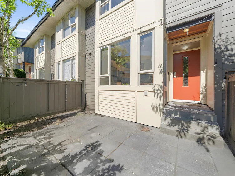 131-9229 University Crescent, Burnaby, BC, V5A 4Z2 - 2