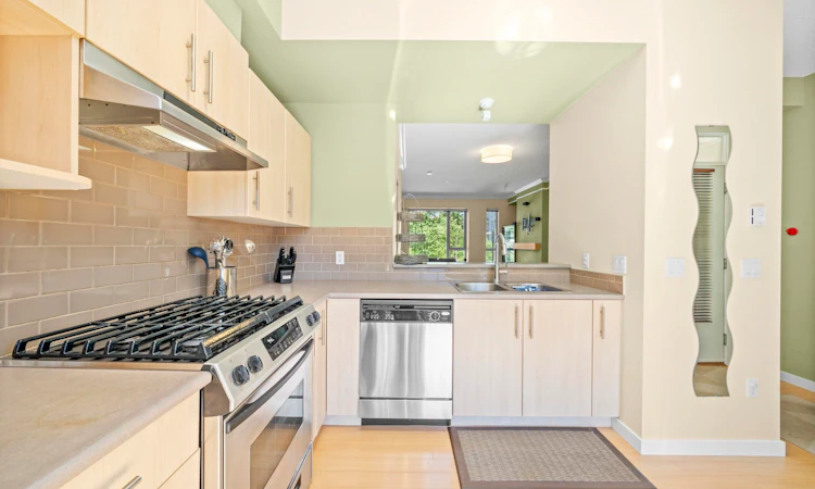 131-9229 University Crescent