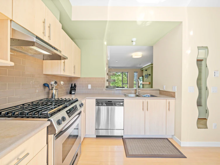 131-9229 University Crescent, Burnaby, BC, V5A 4Z2 - 9