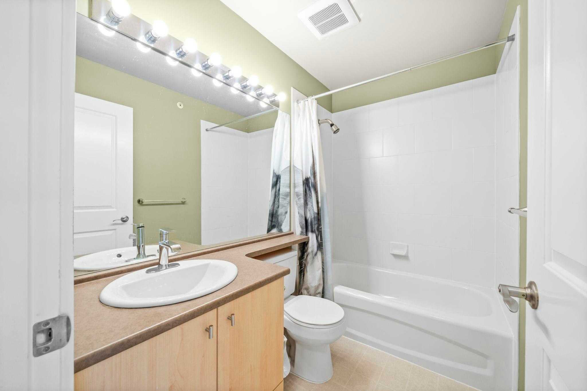 131-9229 University Crescent, Burnaby, BC, V5A 4Z2 - 31
