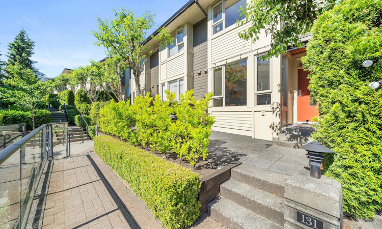 131-9229 University Crescent