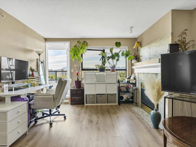 1303-6611 Cooney Road - 2