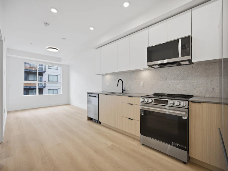 512-13455 94a Avenue, Surrey, BC, V3V 0H3 - 9