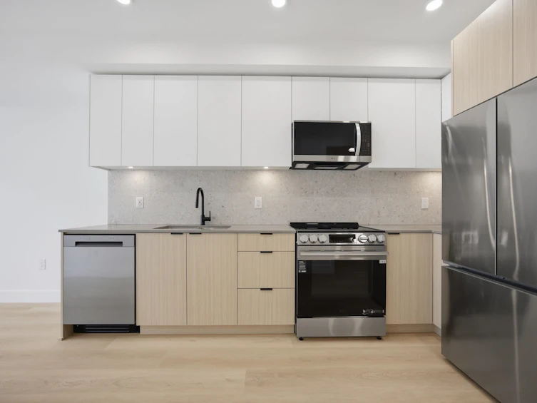512-13455 94a Avenue, Surrey, BC, V3V 0H3 - 8