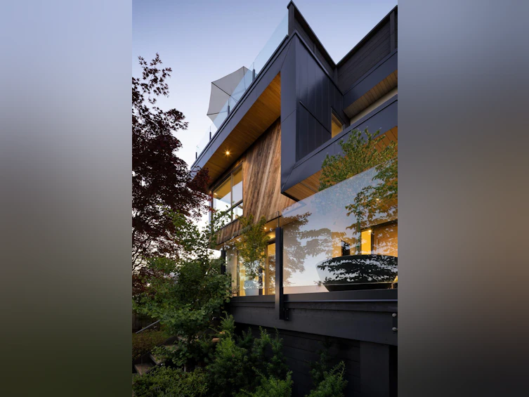 452 E 4th Street, North Vancouver, BC, V7L 1J5 - 2