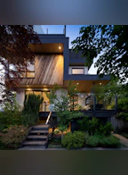 452 E 4th Street
