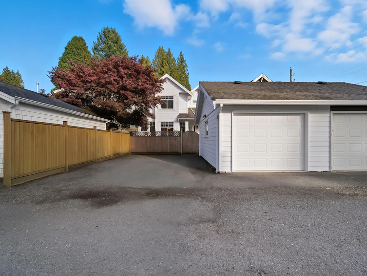 2411 George Street, North Vancouver, BC, V7P 2N4 - 37