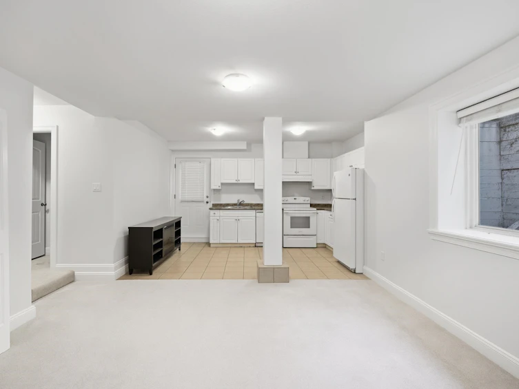 2411 George Street, North Vancouver, BC, V7P 2N4 - 28