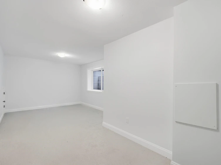 2411 George Street, North Vancouver, BC, V7P 2N4 - 31