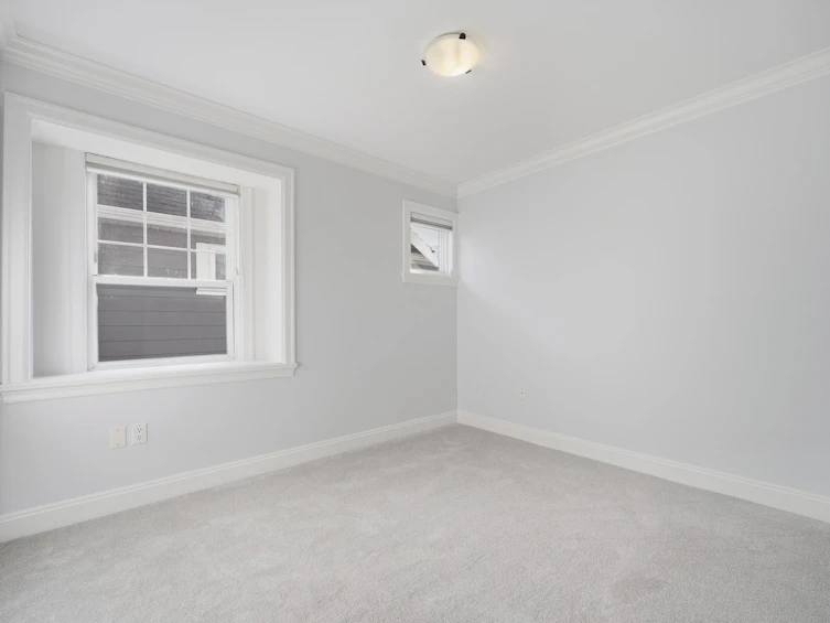 2411 George Street, North Vancouver, BC, V7P 2N4 - 24