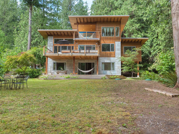 1111 Emery Road, Roberts Creek, BC, V0N 2W0