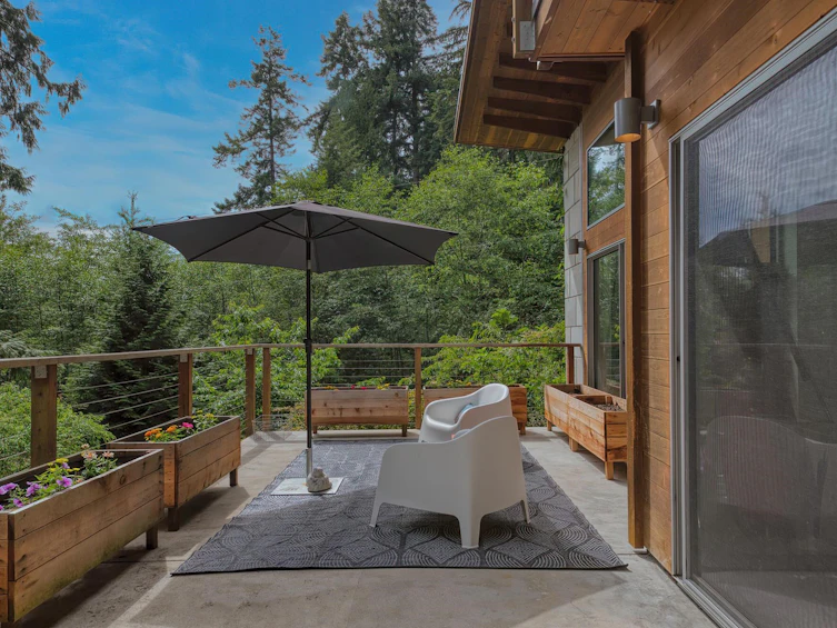 1111 Emery Road, Roberts Creek, BC, V0N 2W0 - 7