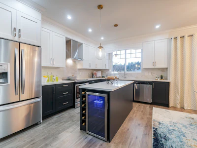54-13898 64 Avenue - 2