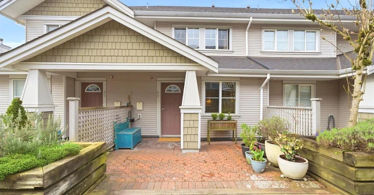 22-232 Tenth Street, New Westminster, BC, V3M 3X9