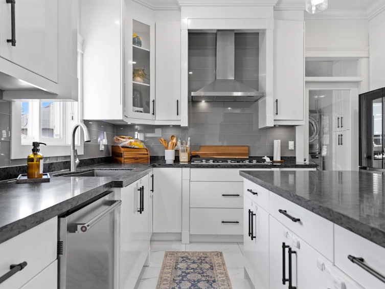 18080 67 Avenue, Surrey, BC, V3S 8C3 - 11