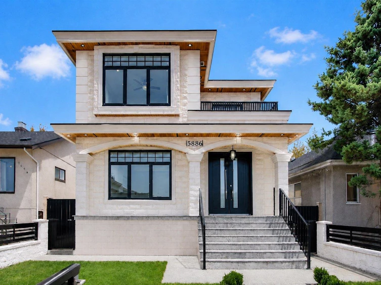5886 Sherbrooke Street, Vancouver, BC, V5W 3M9