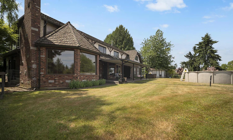 22522 28 Avenue