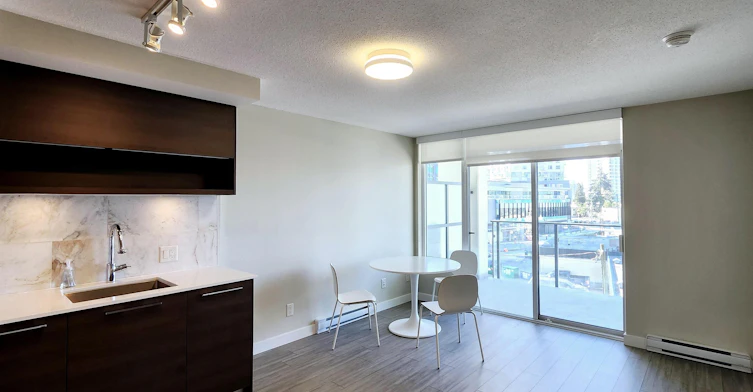 301-570 Emerson, Coquitlam, BC, V3J 0G3 - 2