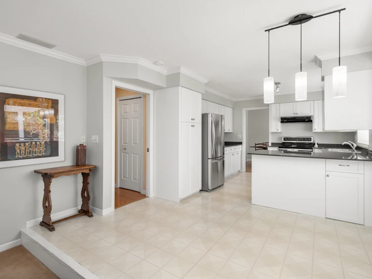 12994 20 Avenue, Surrey, BC, V4A 1Y9 - 11