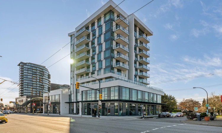 608-8415 Granville Street