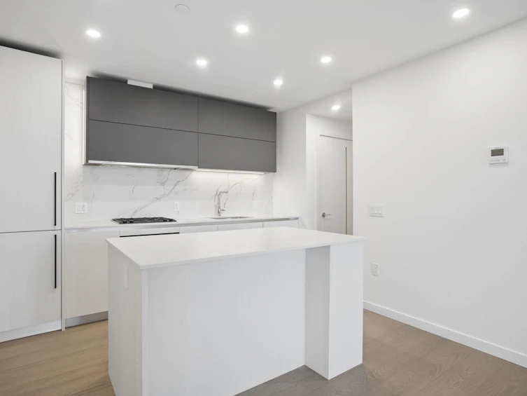 608-8415 Granville Street, Vancouver, BC, V6P 0M2 - 10