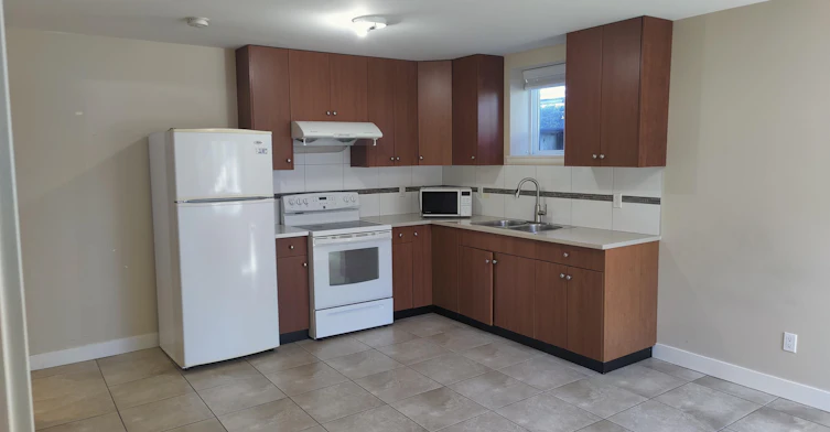 4296 Dundas Street, Burnaby, BC, V5C 1B1