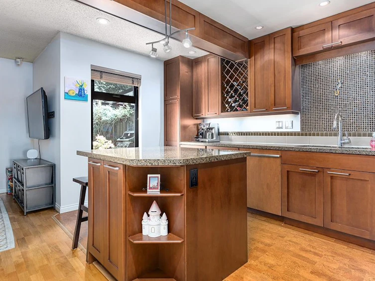 7360 Toba Place, Vancouver, BC, V5S 4B4 - 5
